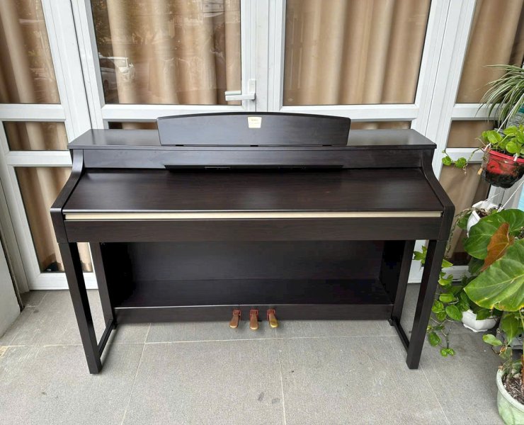 YAMAHA CLP-370